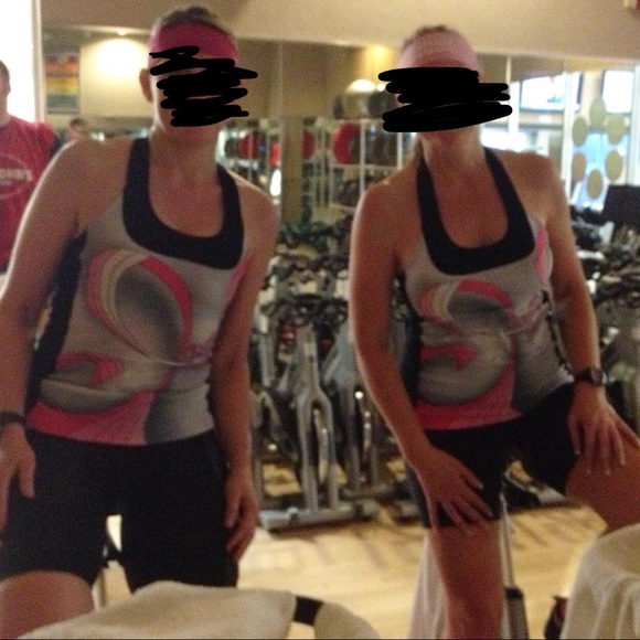 This item can be found in the @karmaco closet now. - Picture 6 of 8